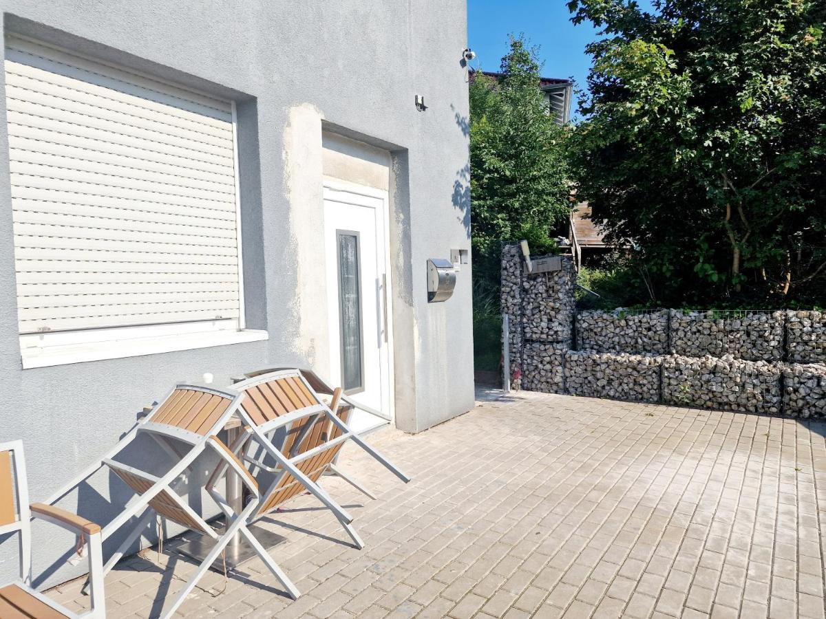 Gruppenfreundliches Apartment Herzogenaurach Bagian luar foto